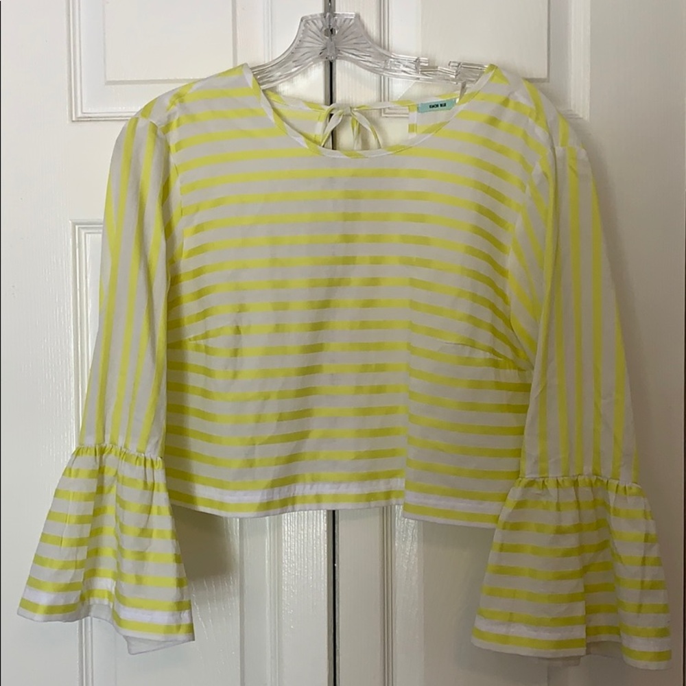 Yellow and white cropped shirt